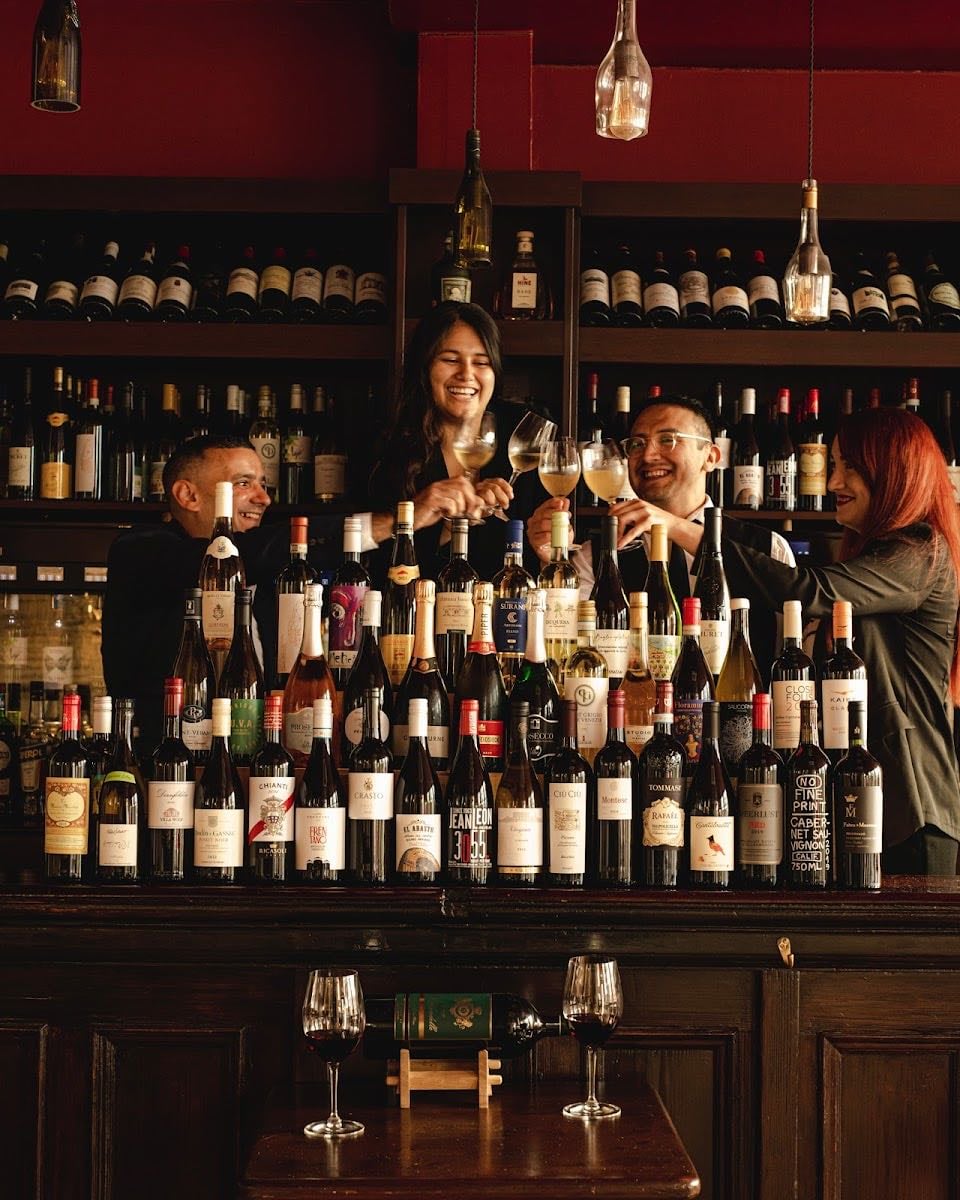 The Bleeding Heart Bar & Grill - gothic, historic, intimate, british, ££, z1, 18 mins to farringdon