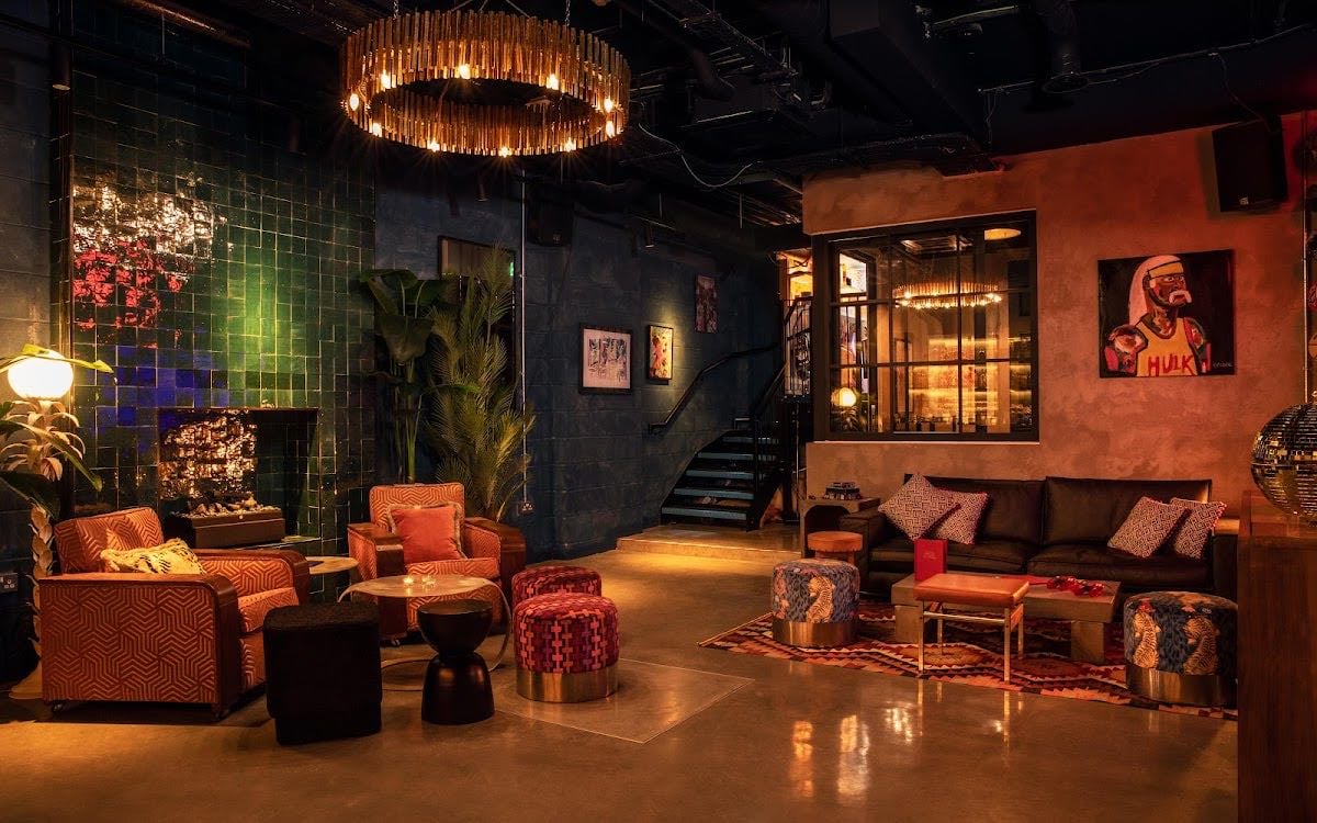 The Little Scarlet Door - homely, quirky, intimate, eclectic, social, ££, z1, 10 mins to oxford circus