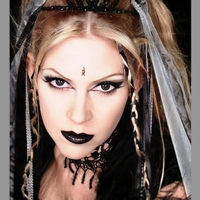 Diva Destruction - Artist