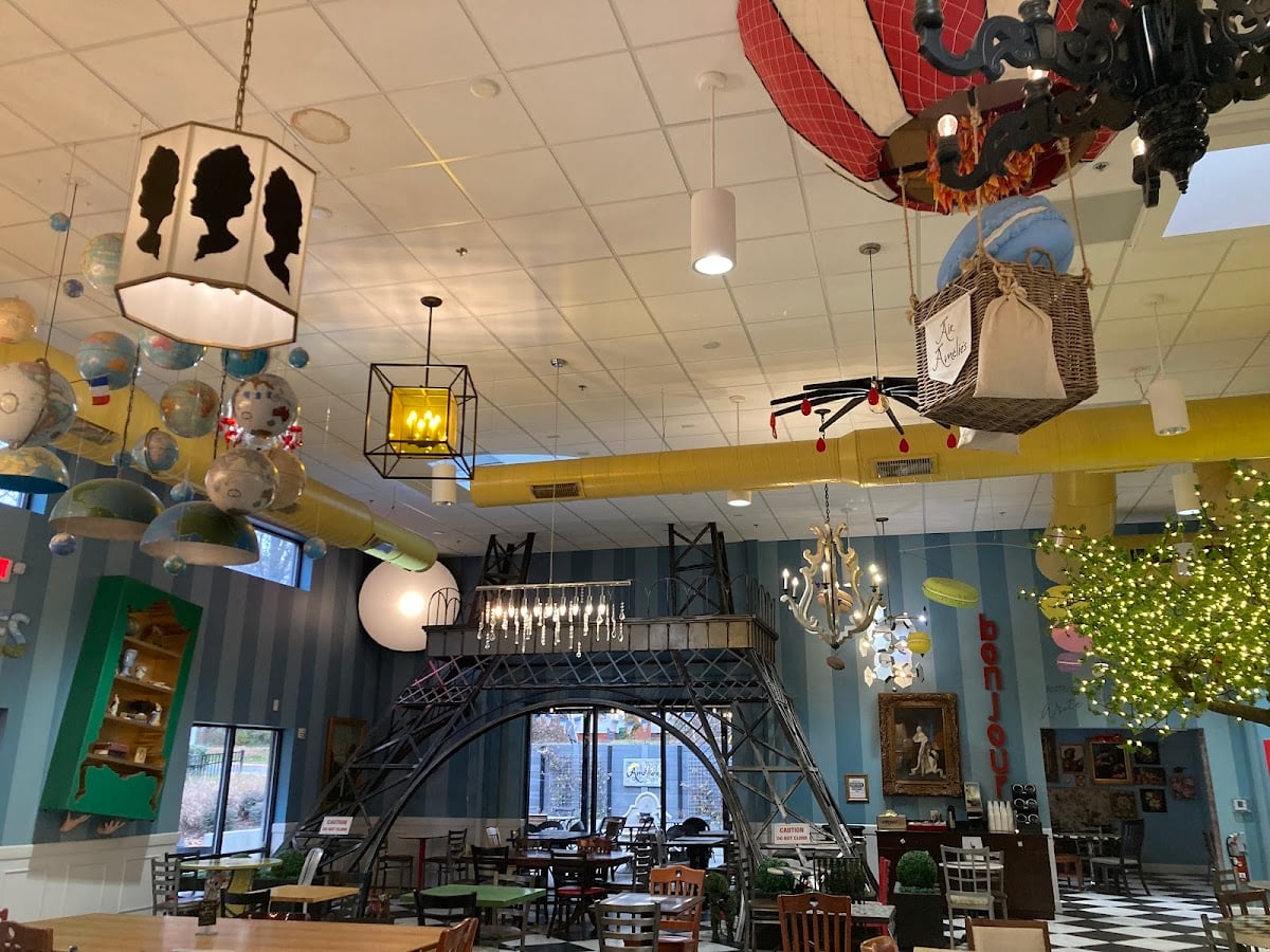Amélie's French Bakery & Café