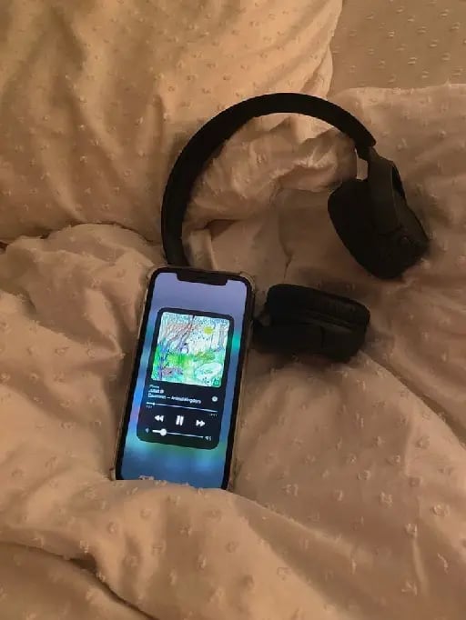 Escuchar música