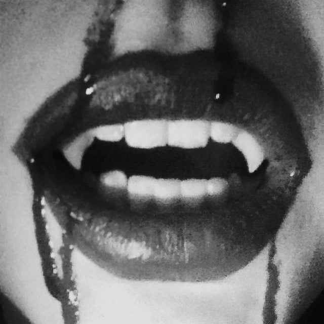 Fangs - Album · Dionnysuss