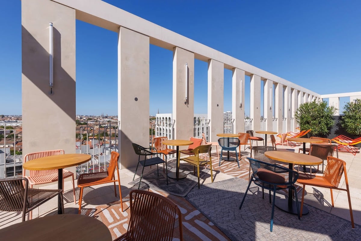 JOST Bordeaux Saint-Jean Hotel & Hostel