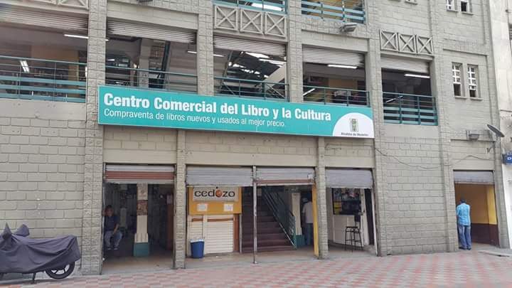 Books and Culture Mall - Book Store · La Candelaria, Medellín