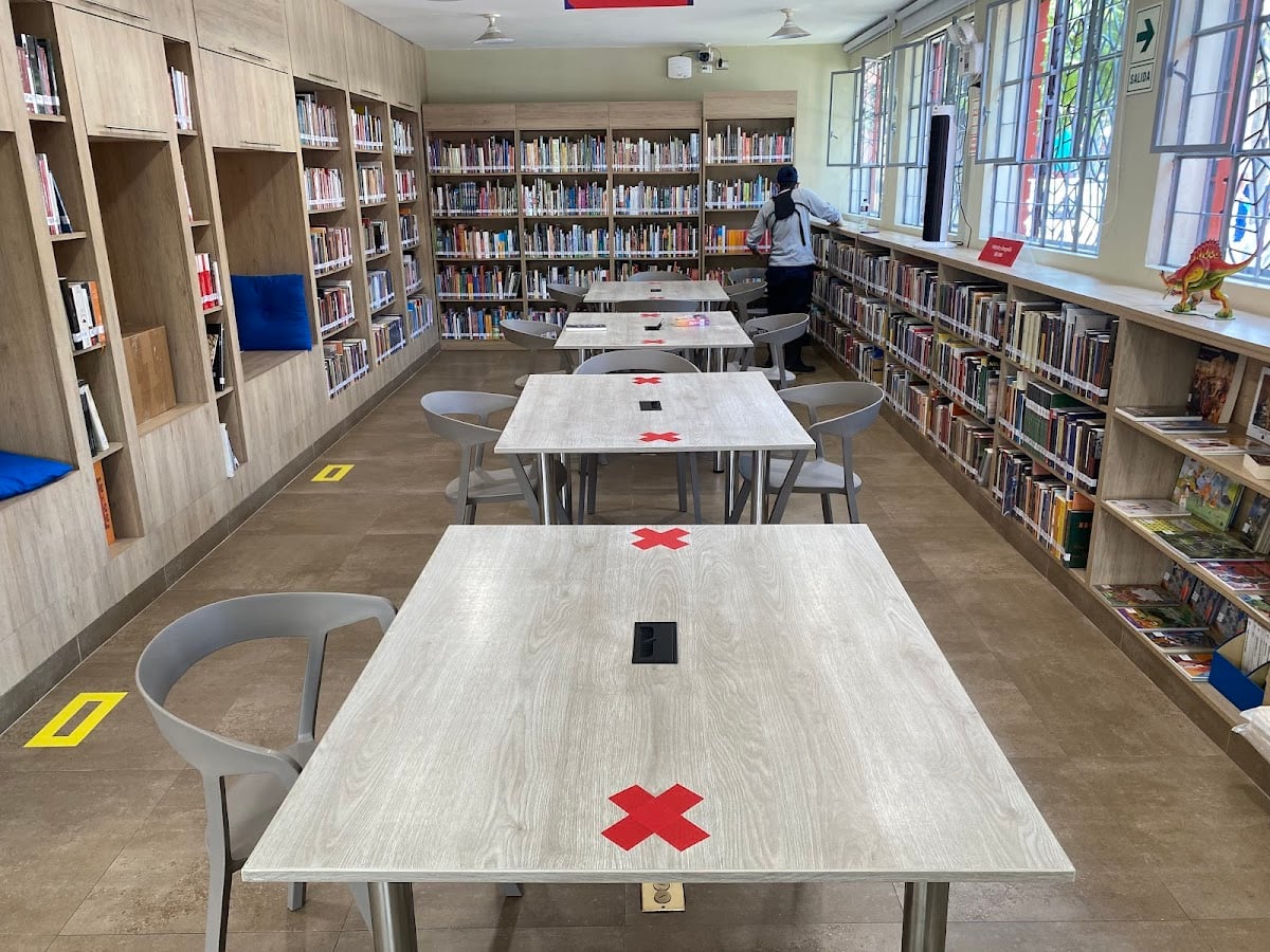 Estación de Biblioteca Pública “Ricardo Arbulú Vargas”