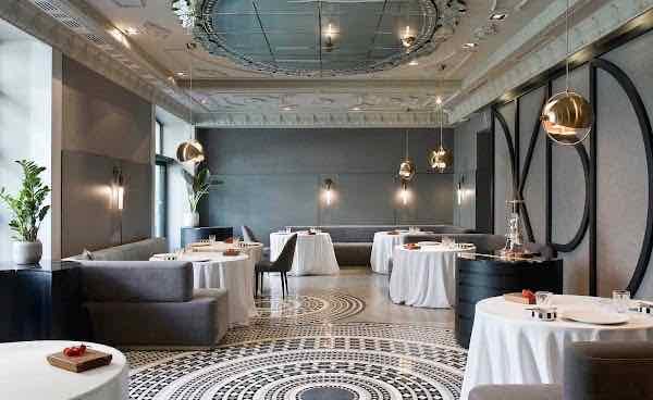 Restaurante Ramón Freixa Madrid - Ramón Freixa, es un reconocido e innovador chef con 2 estrellas Michelin y 3 soles de Repsol. Dirige su restaurante en el Hotel de lujo Único Madrid.