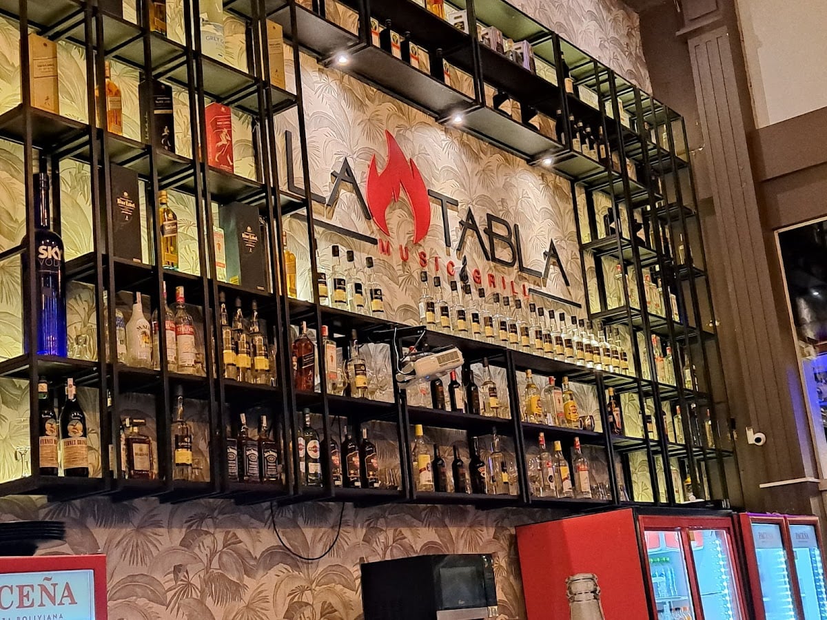 La Tabla Music & Grill