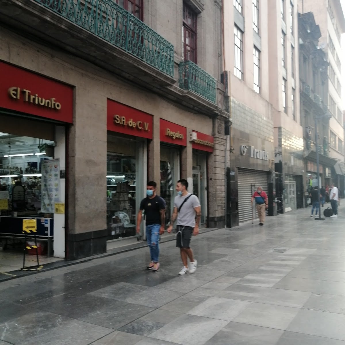 Galerias El Triunfo Sucursal Gante