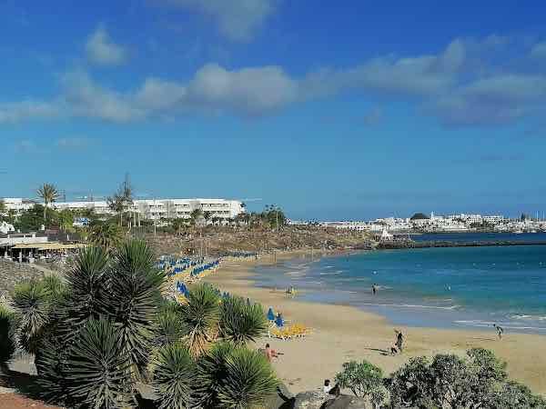 Lanzarote - Insane caves with Mountain views