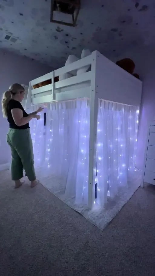 Cortinas pequeñas - En este tipo de camas quedan simplemente hermosas