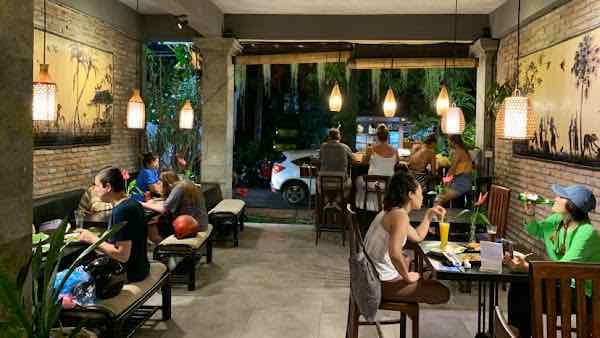 Kayunan Warung and Coffee