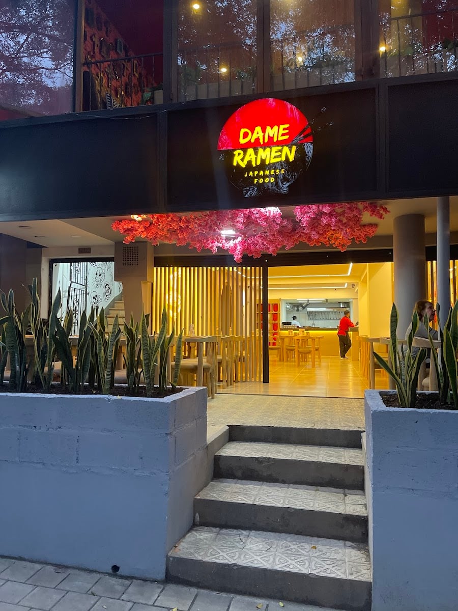 Dame Ramen Laureles