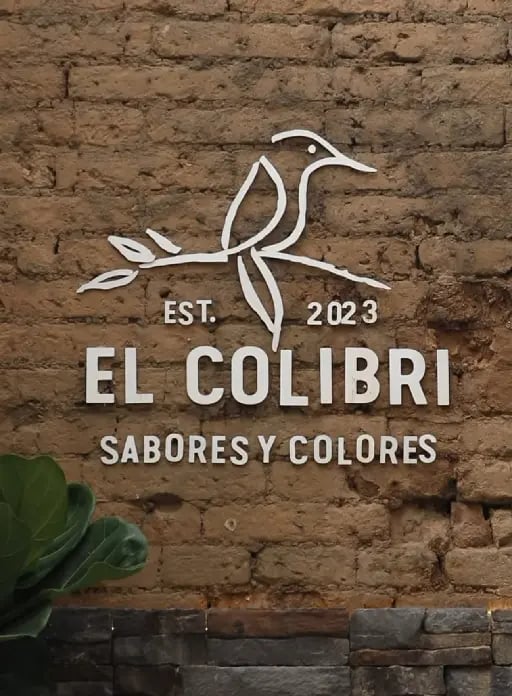 El Colibrí - Calle 3 Oeste # 1- 80. En la terraza del Mercadillo Del Peñón
