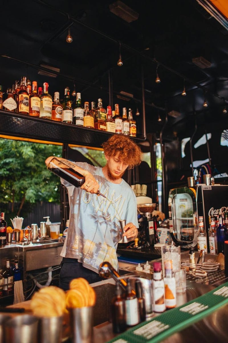 P2B.COCKTAIL. BAR