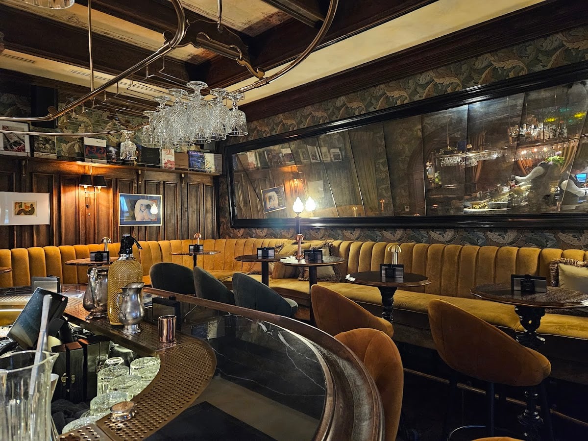Saint Bar