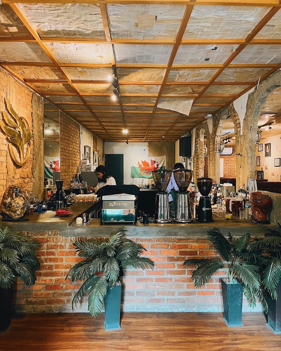 Ekara Coffee & Eatery