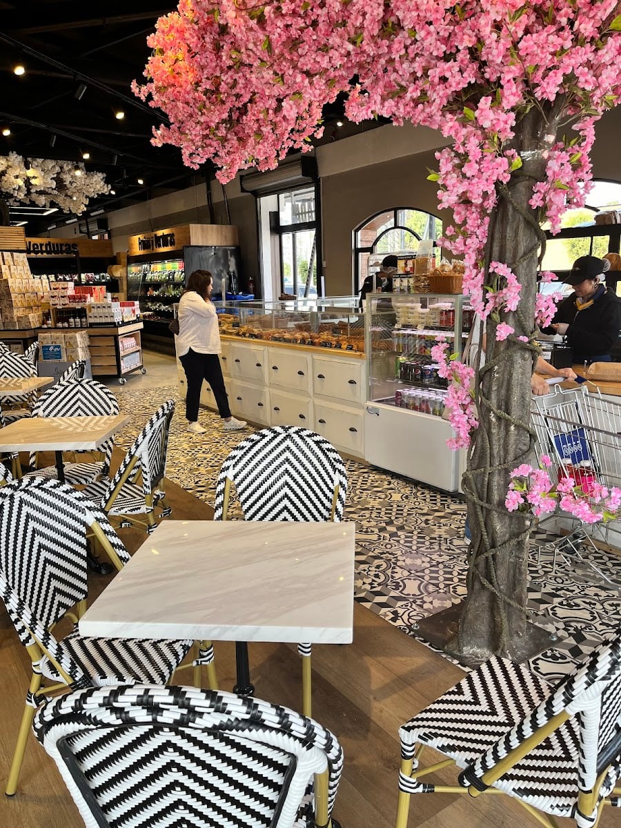 Maza Bakery - Boulangerie & Patisserie