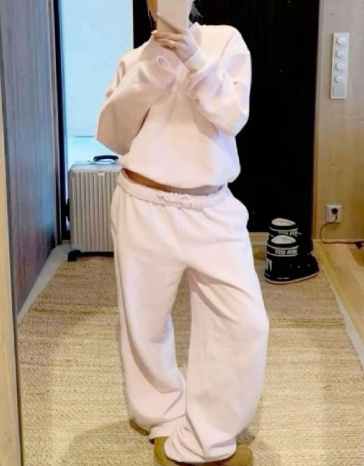 A set - (possibly baby pink or like navy doesn't have to be)