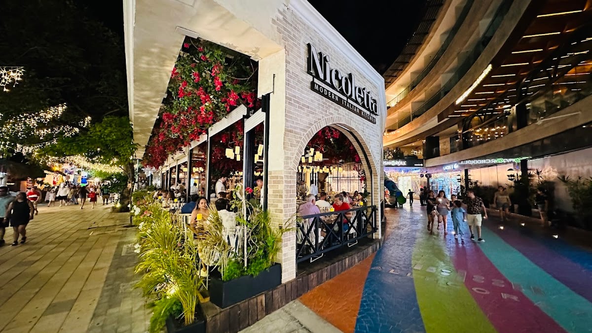Nicoletta Playa Del Carmen