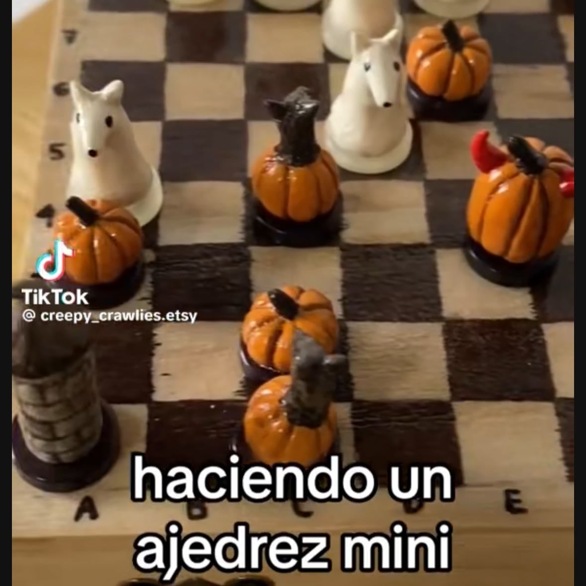 Ajedrez personalizado mini - https://pin.it/1pXibD4aP