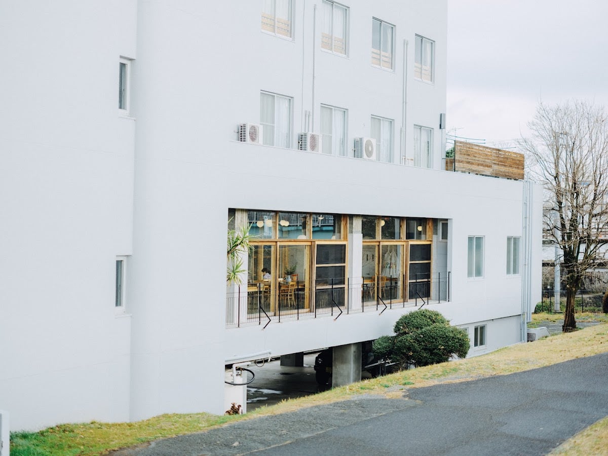 HIKE HOSTEL / CAFE / SHOP