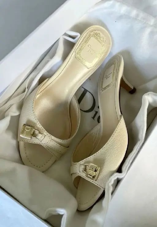 Kitten heels