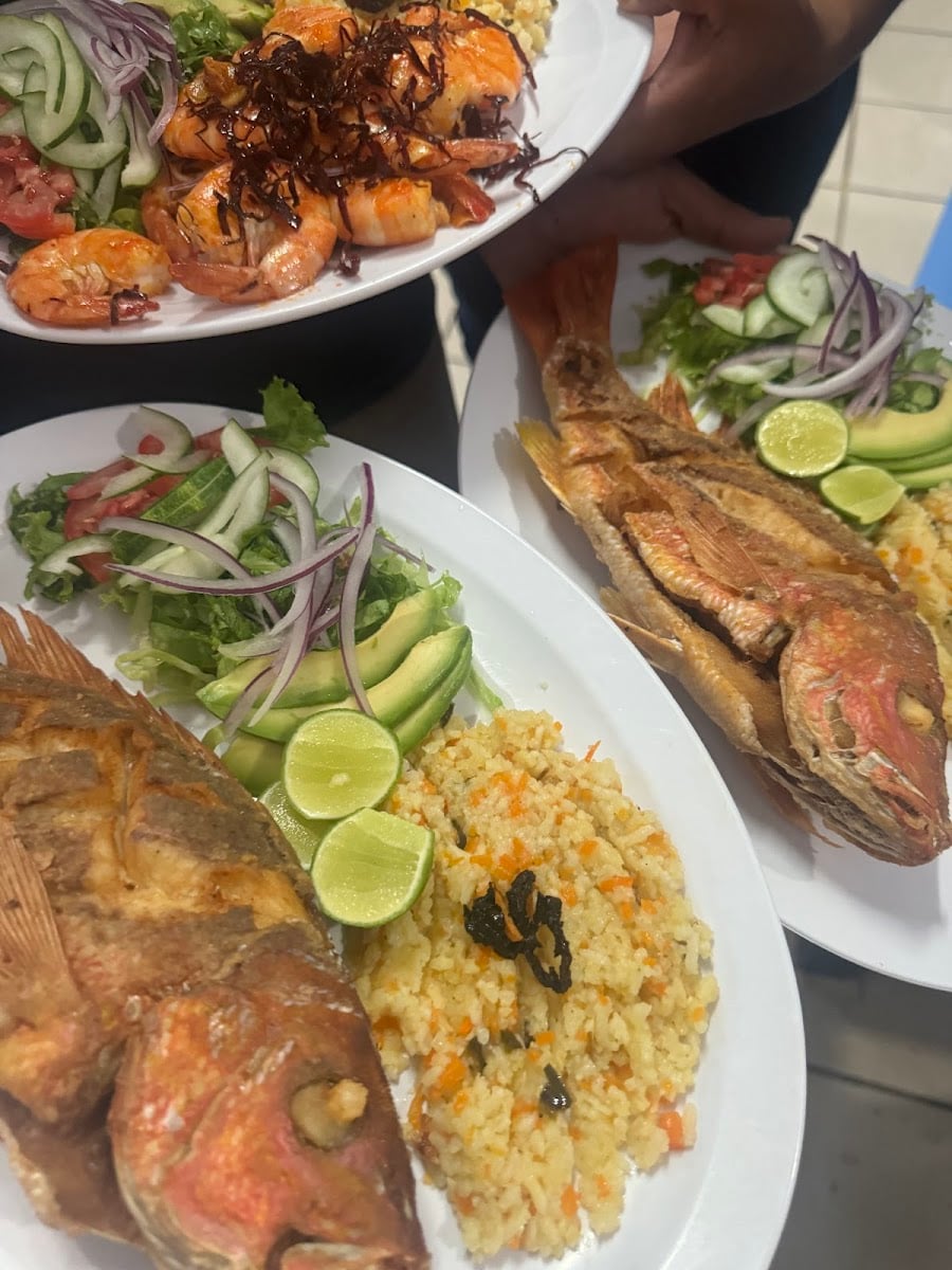 Pez Gallo - Mariscos