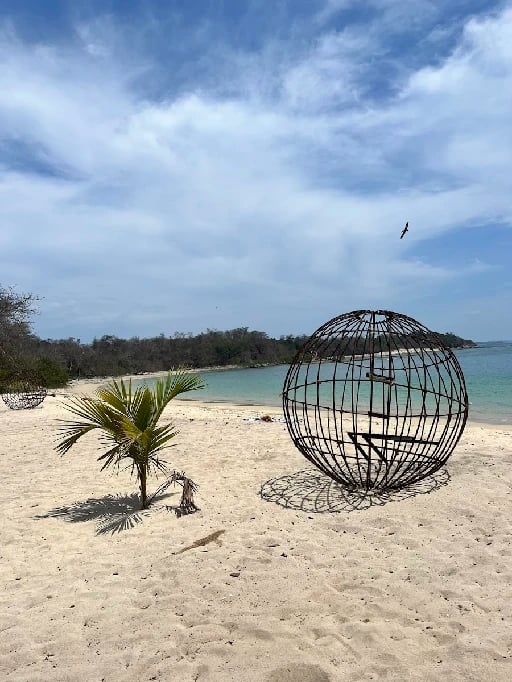 Isla Mogo Mogo - Esta es una aventura que puedes disfrutar sin salir de la ciudad de Panamá, Este es un paraíso muy poco conocido en donde podrás ver y disfrutar de las hermosas aguas cristalinas que posee el archipiélago de las perlas.