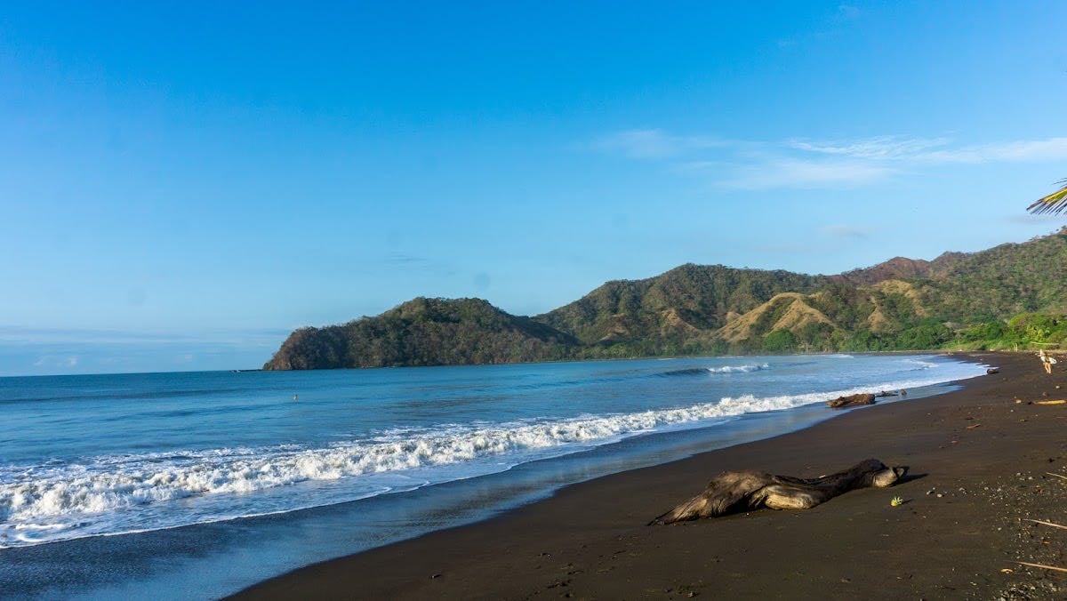 Playa Guánico Abajo - Acogedora y con ambiente familiar. También apta para surf.