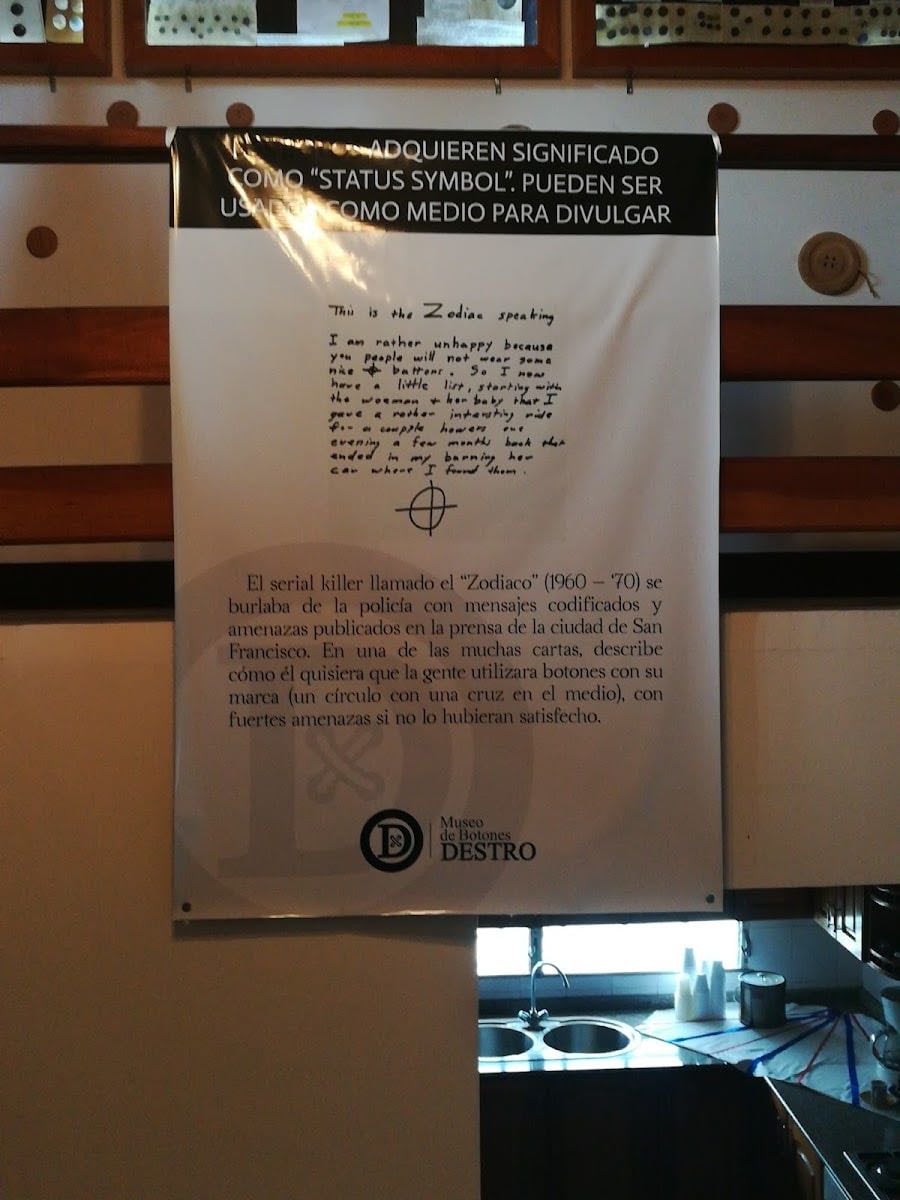 Museo de Botones Destro - HORARIOS
• Atención exclusivamente con cita previa.
• Para coordinar visita: llamar al (507) 230-1974 o (507) 6926-7492.
TARIFAS
• Entrada gratuita.
• Se aceptan donaciones voluntarias.