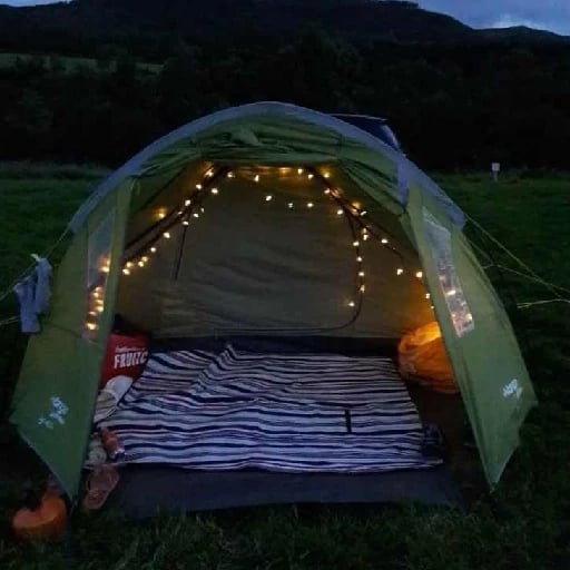 acampar en el jardin