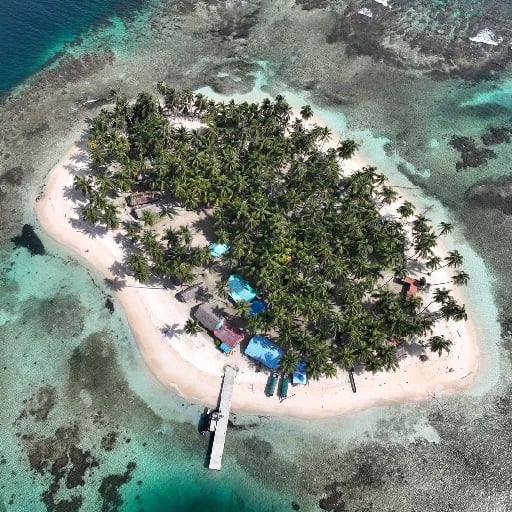 Isla Aroma - Pequeña, tranquila y paradisíaca.