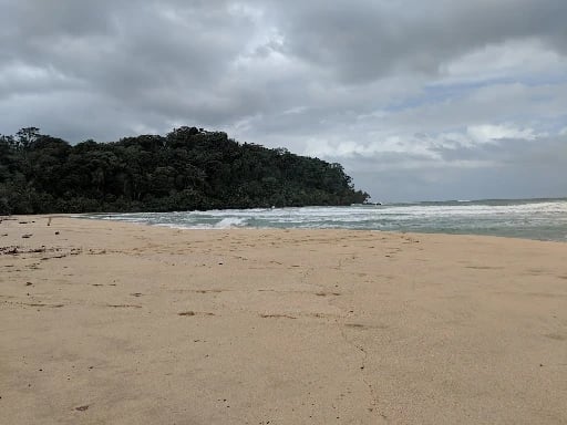 Wizards Beach - Aislada y con agua cristalina.