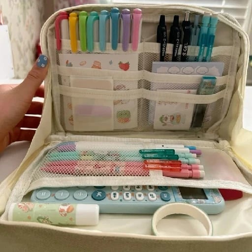 Cartuchera / Estuche - Para guardar nuestros útiles y todo lo que podamos necesitar a la hora de estar en clase.