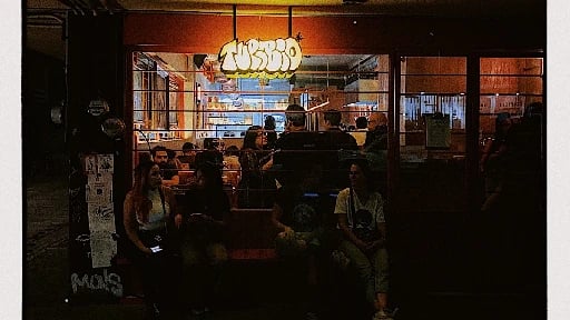 Turbio - Rico, comida y drinks fuera de lo común (recomiendo la pizza con miel y habanero)