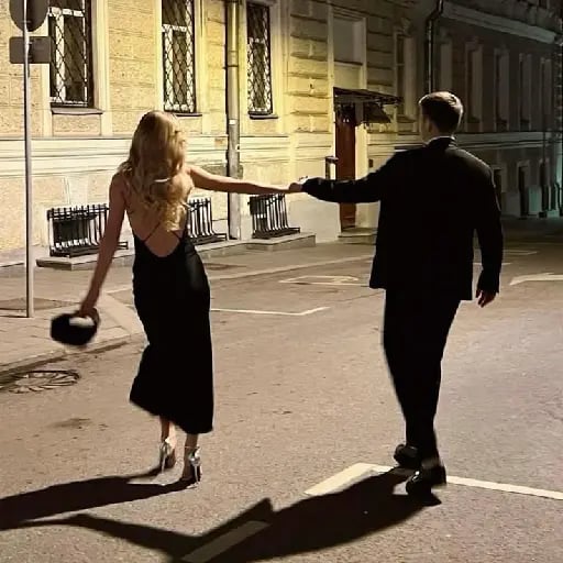 Paseo nocturno en una ciudad bonita - Sin un mapa. Perdernos hasta encontrar un rincón especial.