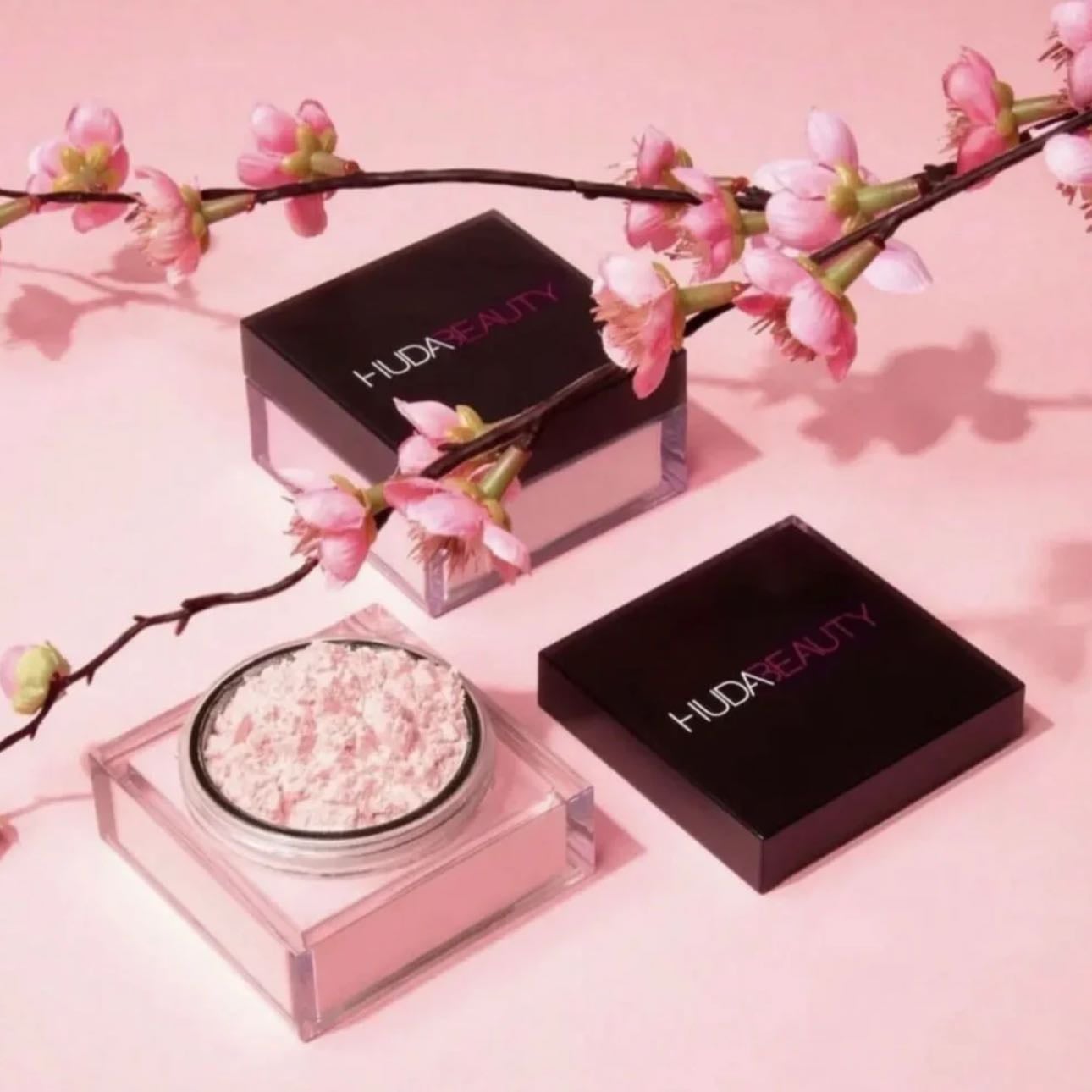 Easy Bake Loose Baking & Setting Powder - HUDA BEAUTY - $1181 Shade cherry blossom