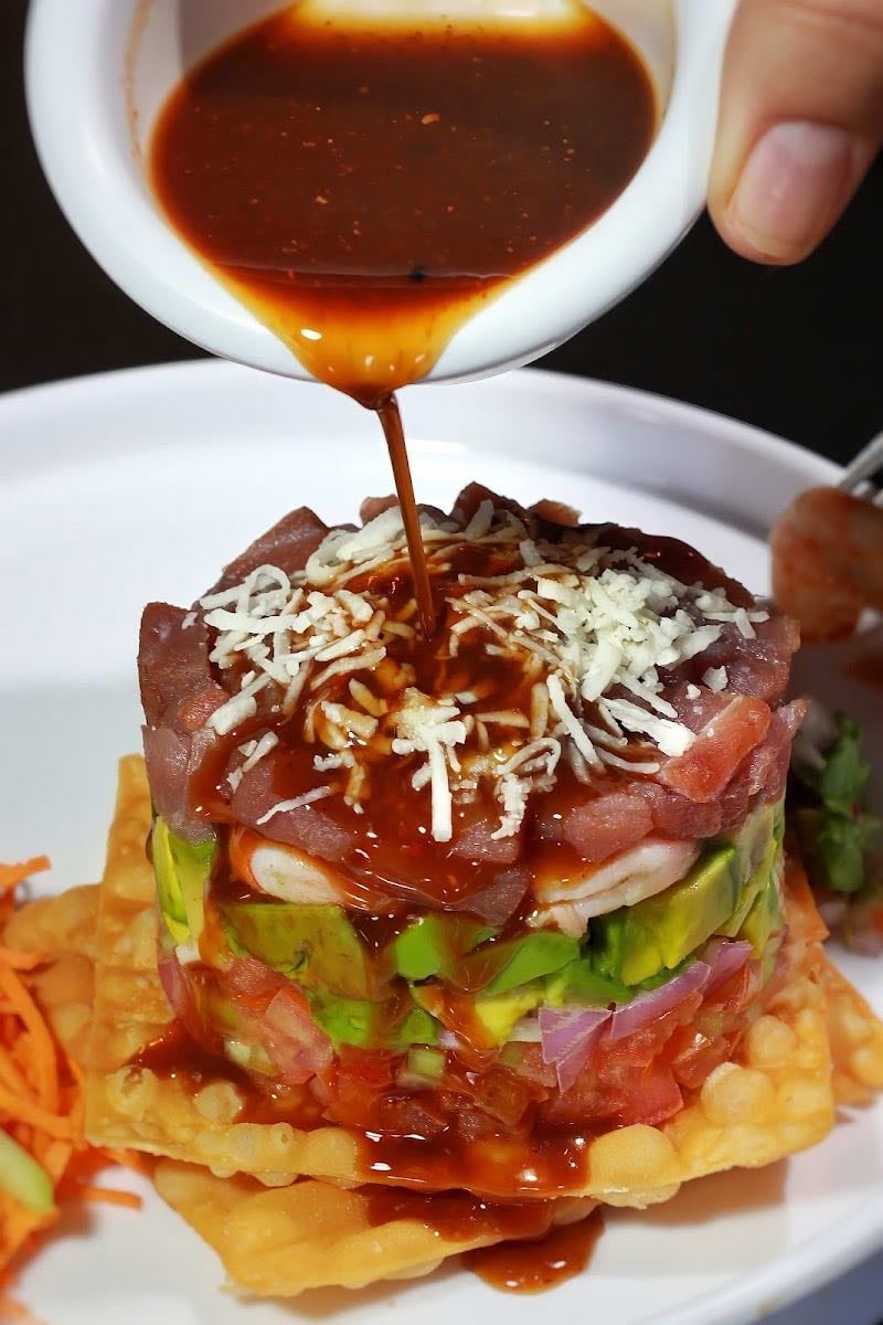 Acropolis Sushi & Wings