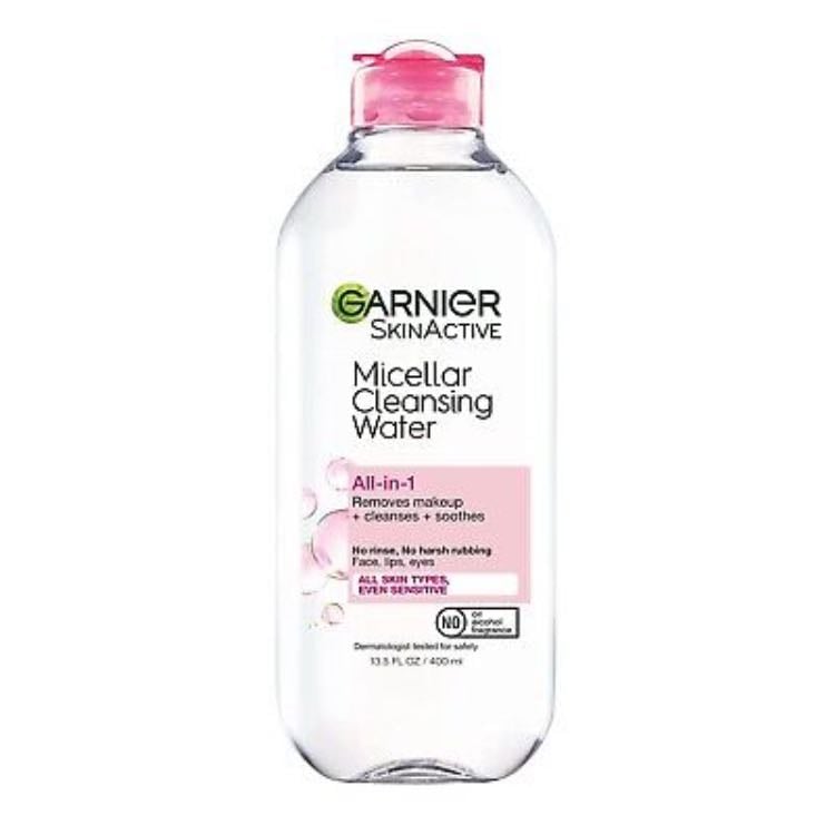 Desmaquillante - Ideal para una doble limpieza. Con esta agua micelar puedes retirar todo el exceso de maquillaje y luego lavarte la carita