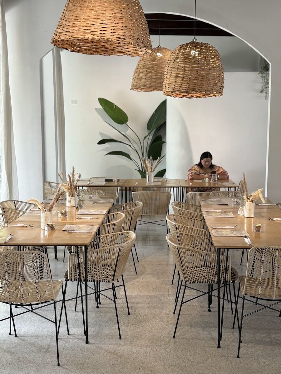 FIKA Coffe & Brunch