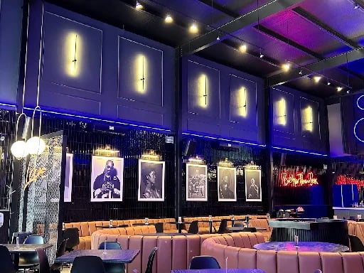 Louie Burger Zona Real - Increíbles cocteles y ambuguechas