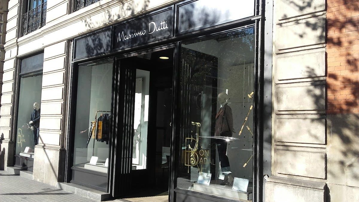 Massimo Dutti Barcelona Store