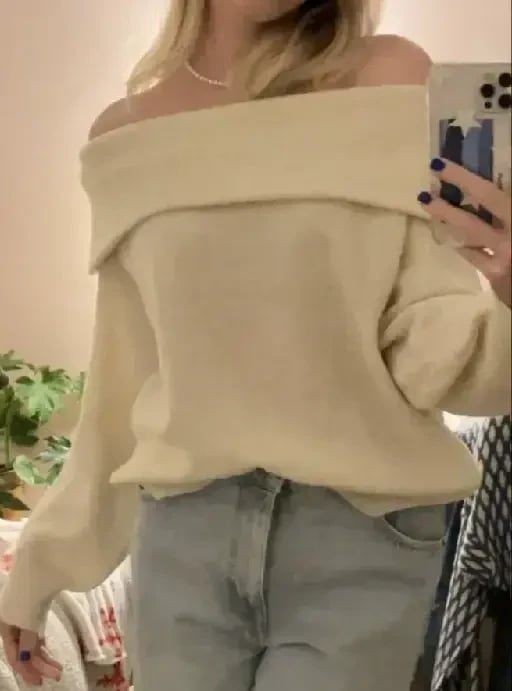 Off shoulders sweater 🎀