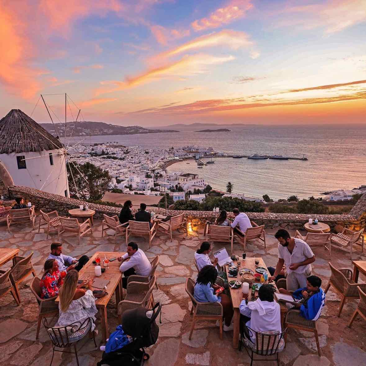 180 Sunset Bar - Grab a cocktail with panoramic views of the sunset
