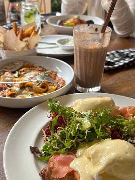 ROAST coffee & eatery