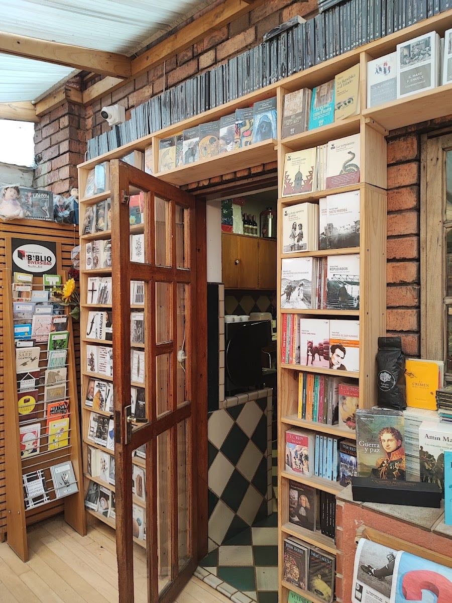 Casa Tomada Libros y Café