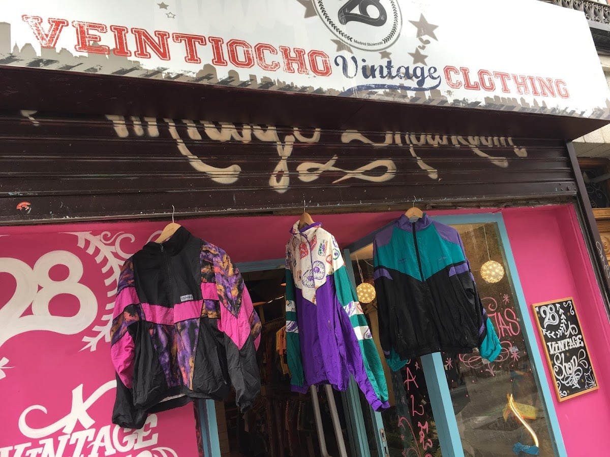 28 Vintage Clothing Friperie Thrift store