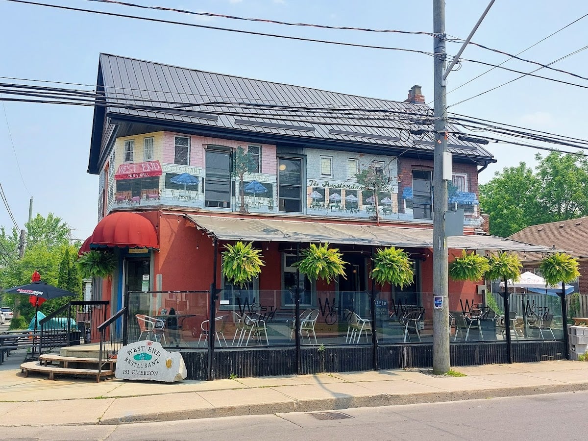 West End Pub - 6 min walk!