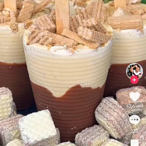 Helados con cubierta de chocolate y de centro sabor a cafe - By Tatanarroyo