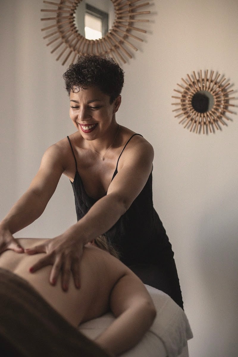 Sara Jourdan Massage - Soin bien être - Kobido - drainage - carte cadeau